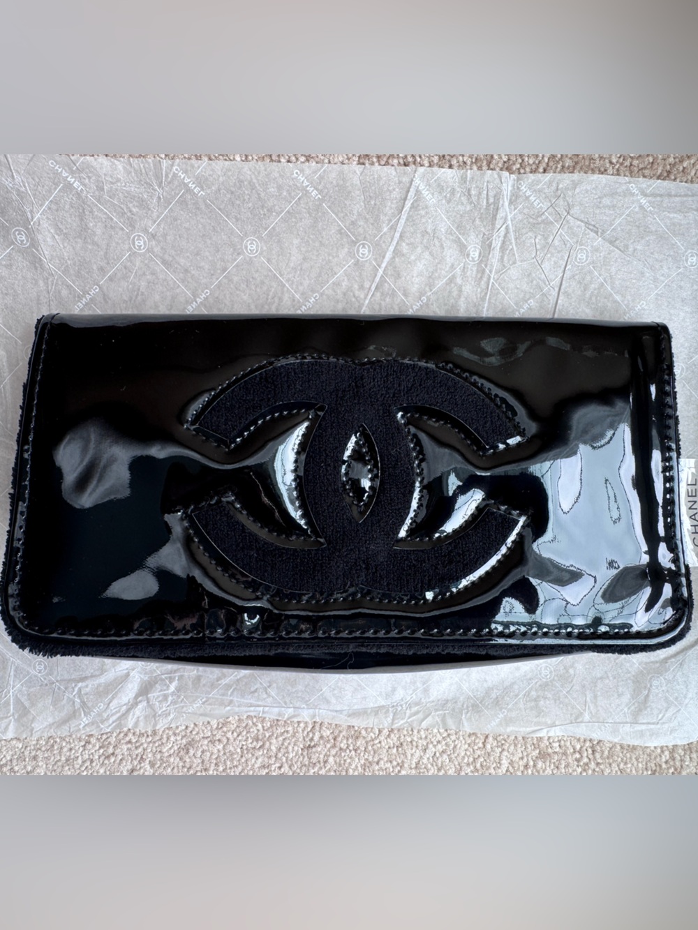 Chanel Beauté VIP Gift with Purchase (GWP) Black Patent Clutch/Makeup Bag.